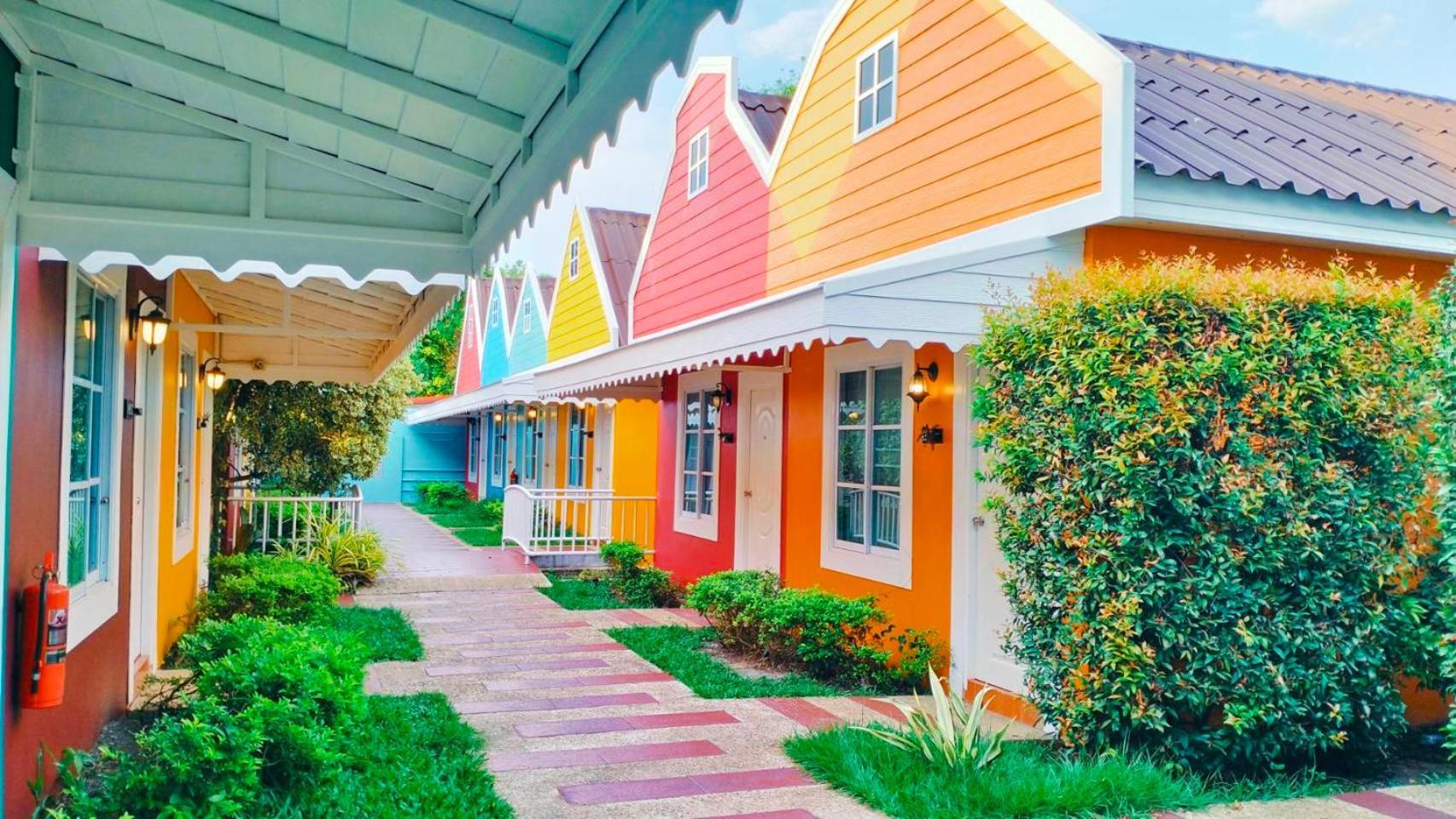 Color Ville Hotel Sha Certified Sakon Nakhon Zewnętrze zdjęcie