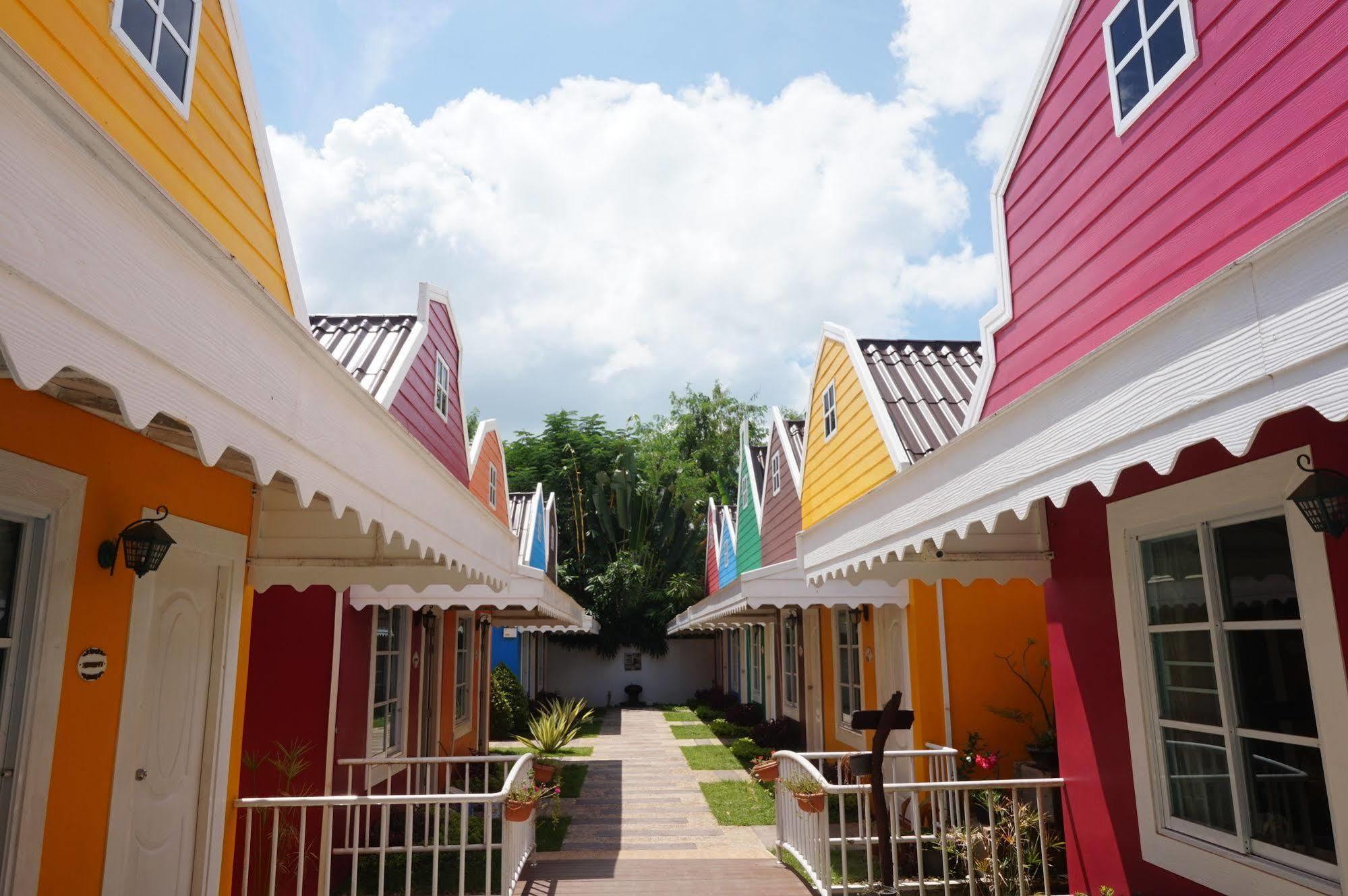 Color Ville Hotel Sha Certified Sakon Nakhon Zewnętrze zdjęcie