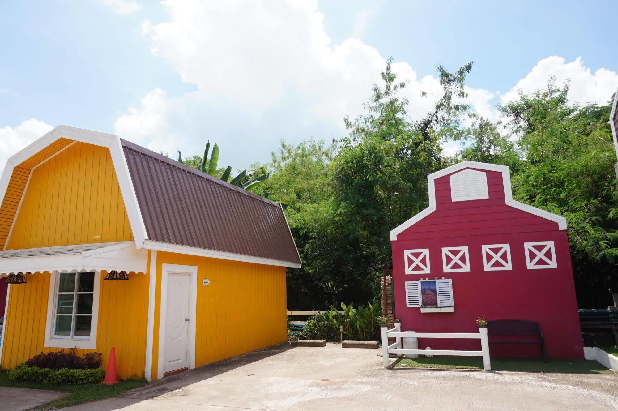 Color Ville Hotel Sha Certified Sakon Nakhon Zewnętrze zdjęcie