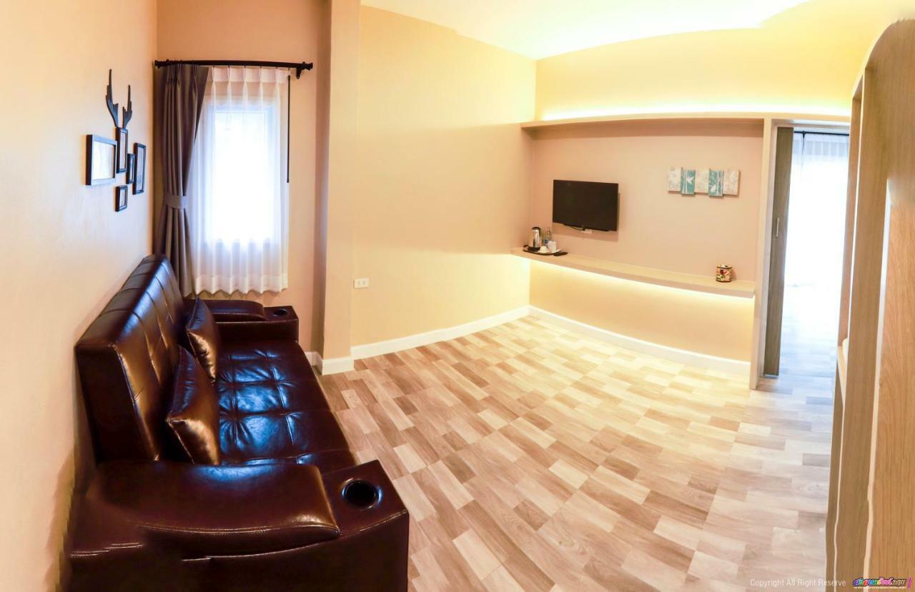 Color Ville Hotel Sha Certified Sakon Nakhon Zewnętrze zdjęcie